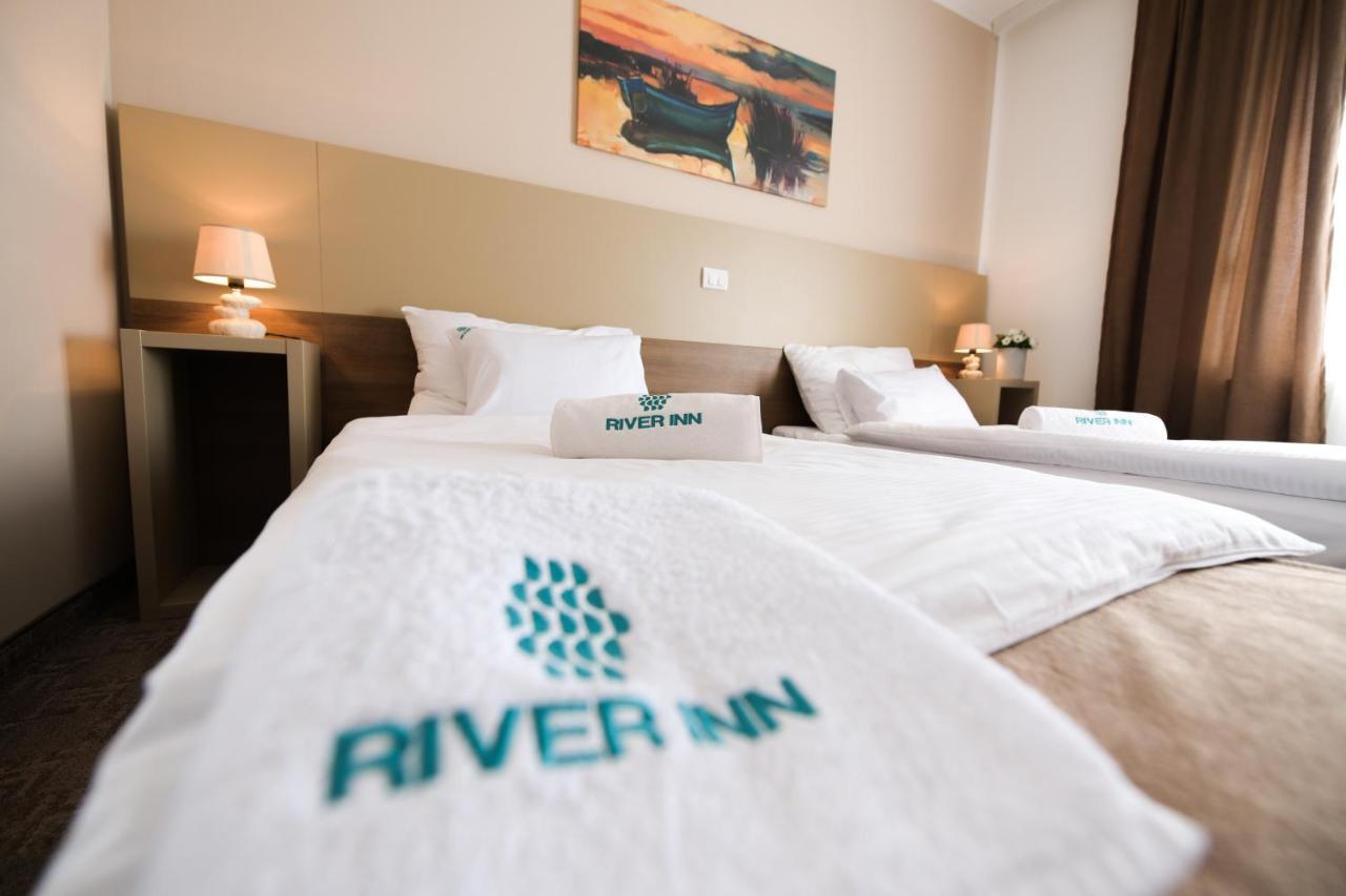 River Inn Stari Banovci エクステリア 写真