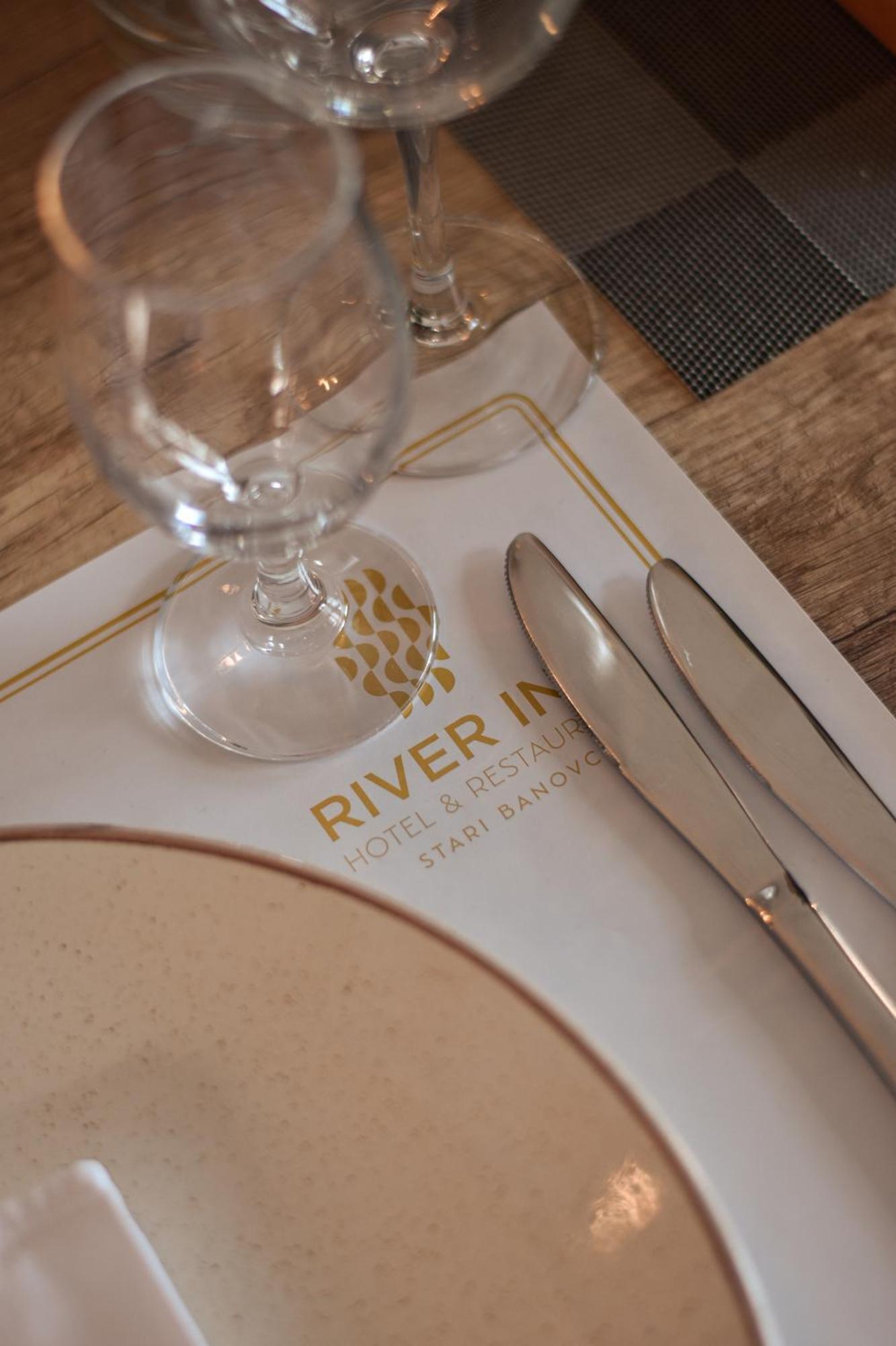 River Inn Stari Banovci エクステリア 写真