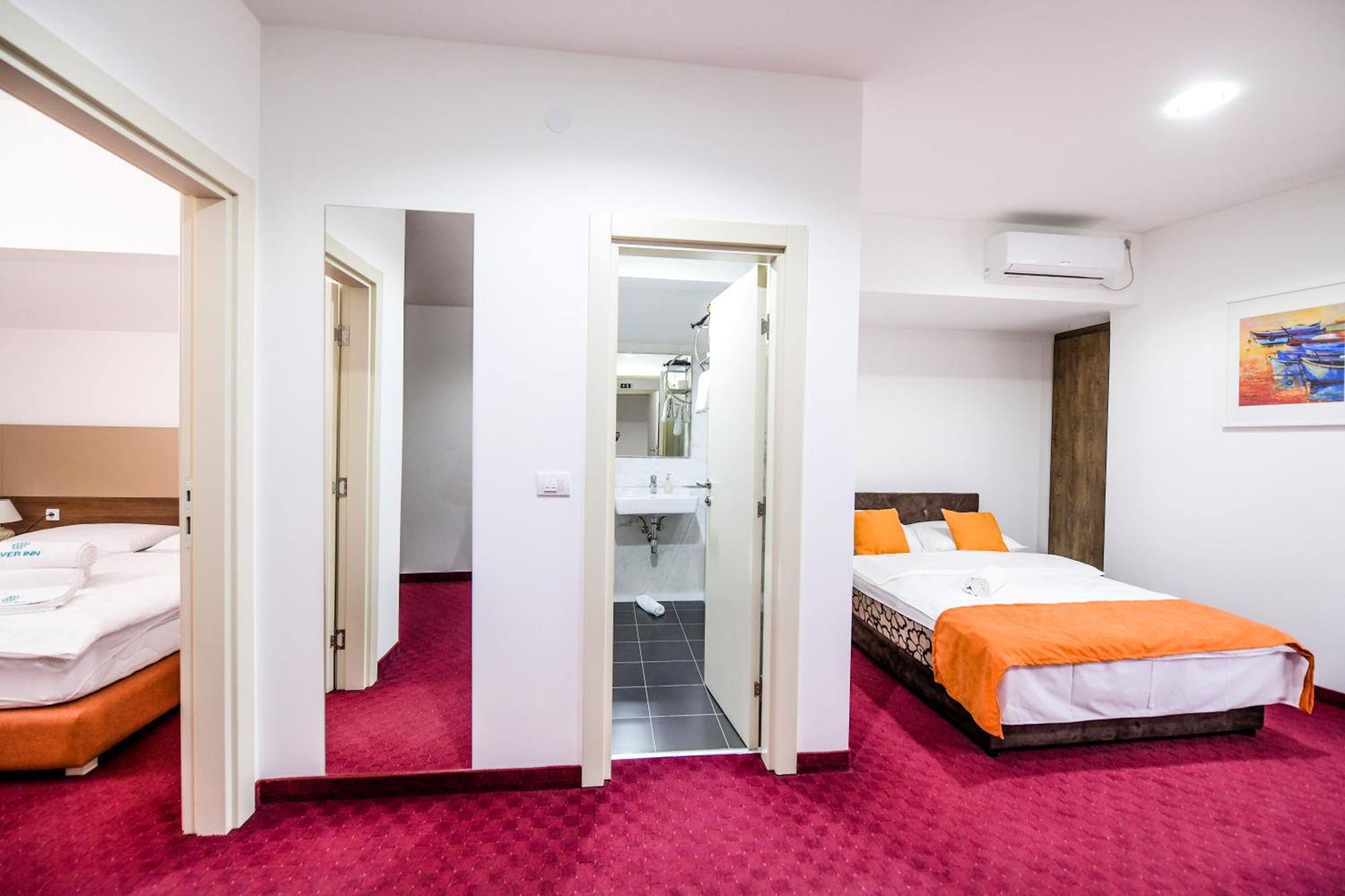 River Inn Stari Banovci エクステリア 写真